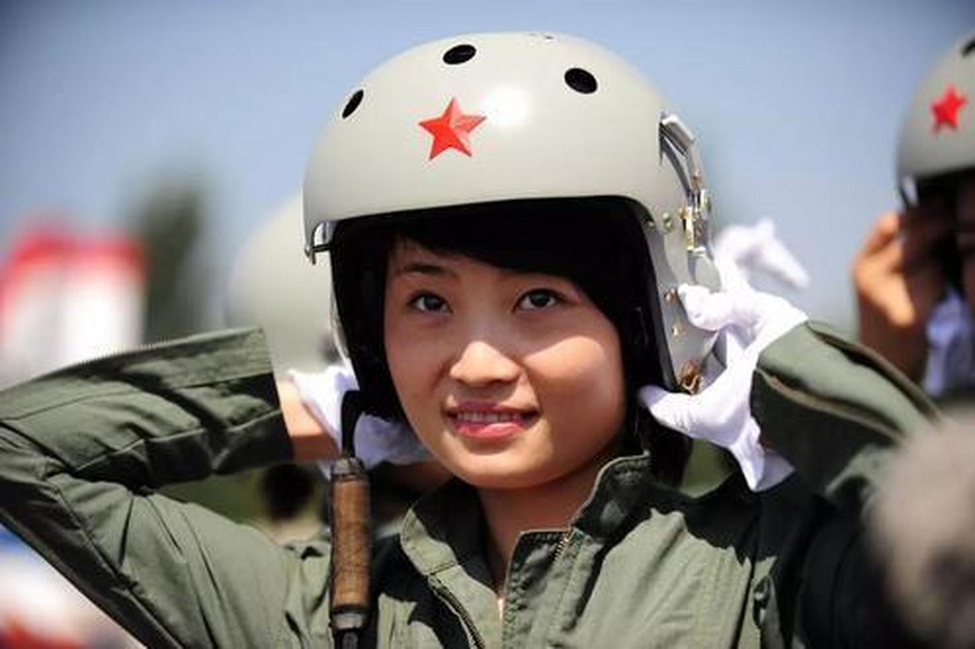 四川女飛行員余旭，英勇無畏的藍天使者，四川女飛行員余旭，藍天的英勇使者