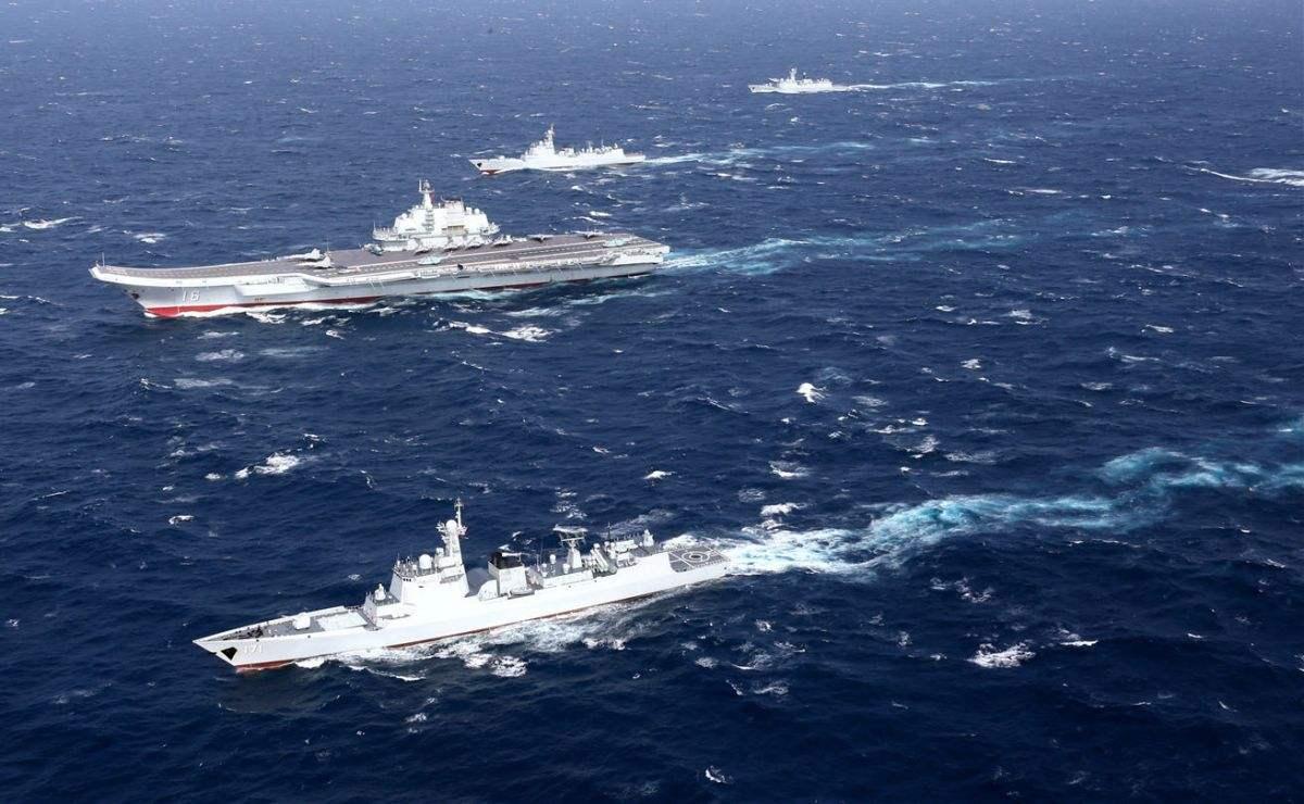 聚焦國際海域，中國戰(zhàn)艦圍觀英艦背后的故事，聚焦國際海域，中國戰(zhàn)艦視角下的英艦背后故事