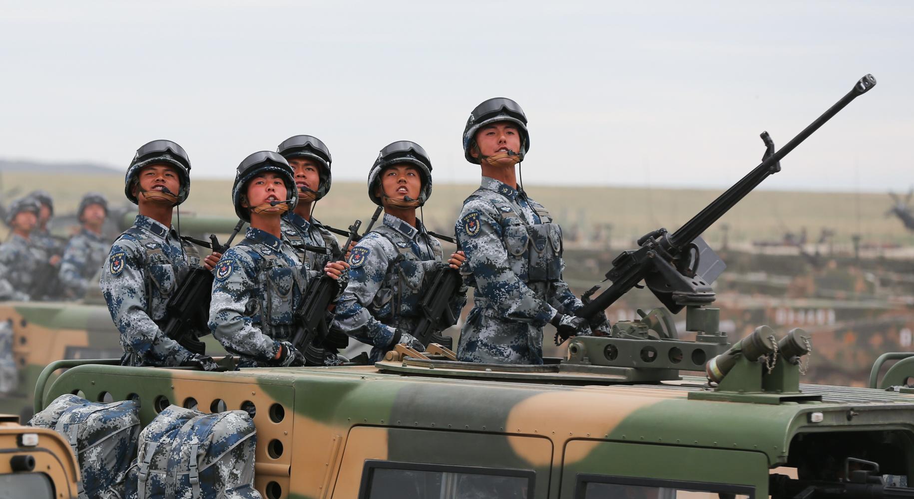 建軍90年閱兵完整版，回顧歷史，展望未來，建軍90年閱兵回顧，歷史印記與未來展望