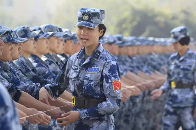 大學(xué)生女兵容易被錄取嗎？解析影響因素與機會平等，女大學(xué)生兵錄取機會解析，影響因素與平等權(quán)益探討