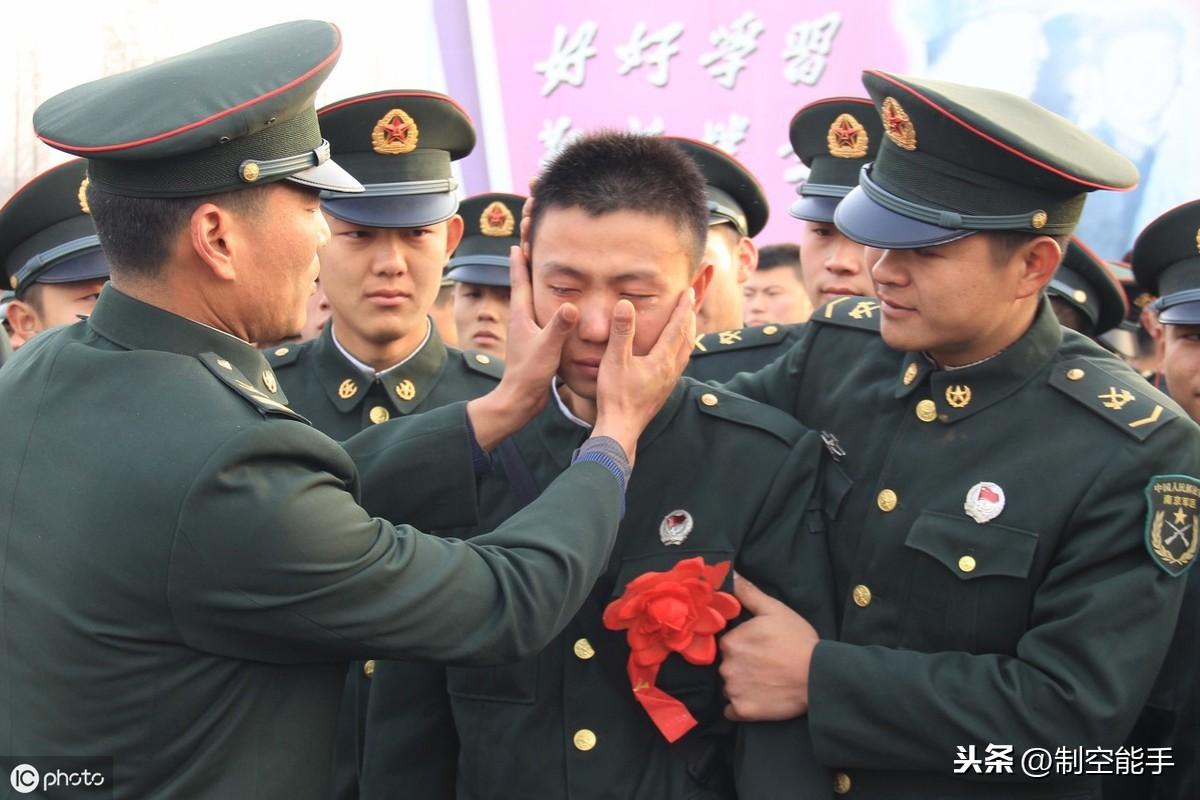 空軍義務兵在軍隊中的職責與角色，探尋空軍義務兵的主要任務，空軍義務兵職責與角色探究，主要任務解析
