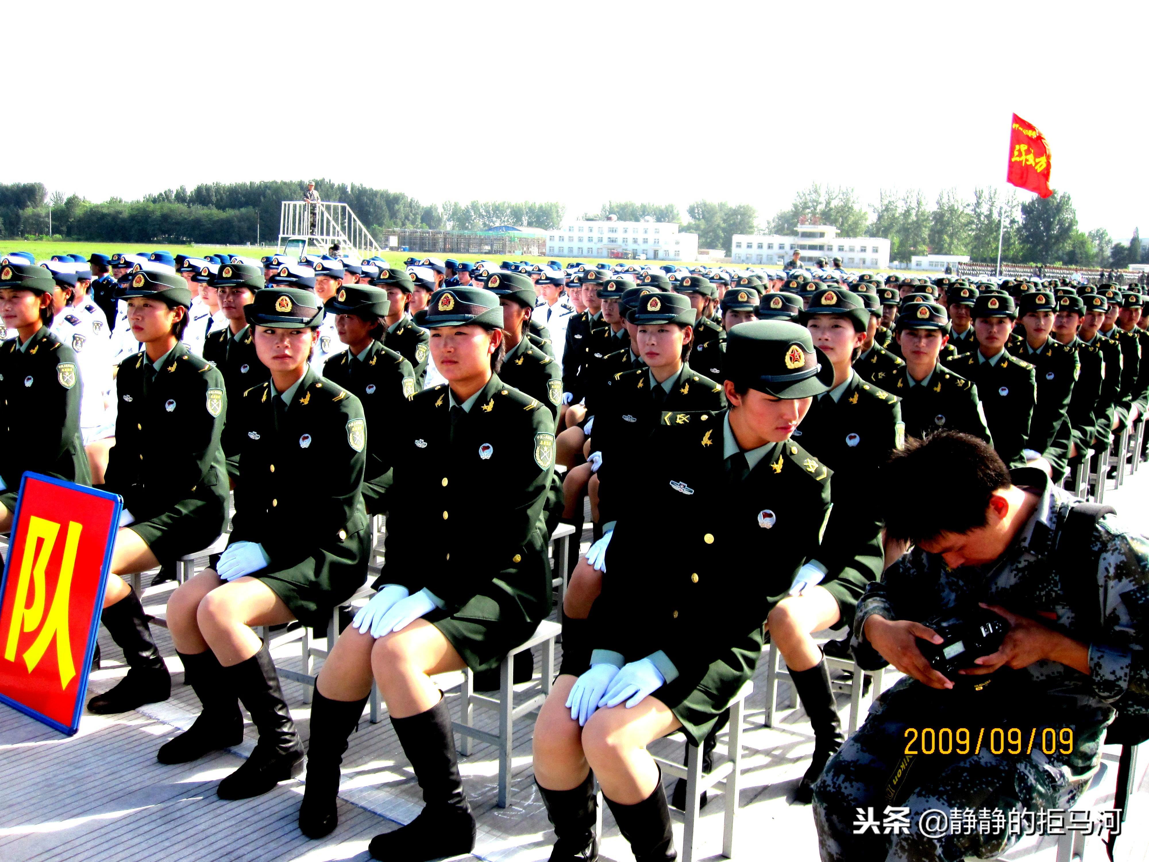 閱兵扭錯頭的士兵怎么樣了？深入了解事件背后的故事，閱兵扭錯頭的士兵后續(xù)如何？事件背后的故事揭秘