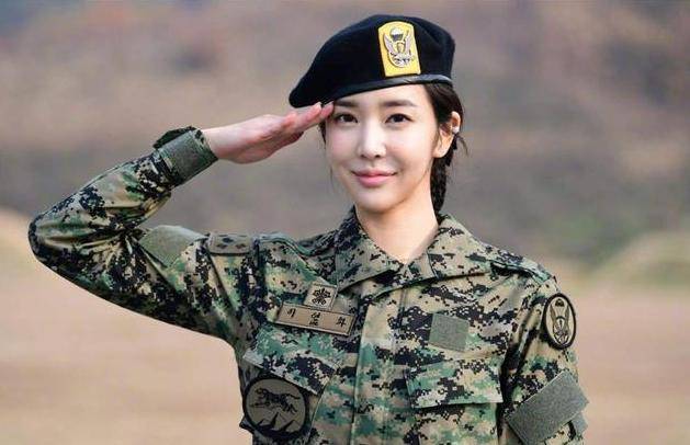 關(guān)于女兵征兵條件，探索未來(lái)的挑戰(zhàn)與機(jī)遇——以2024年為例，女兵征兵條件，探索未來(lái)挑戰(zhàn)與機(jī)遇——聚焦2024年展望