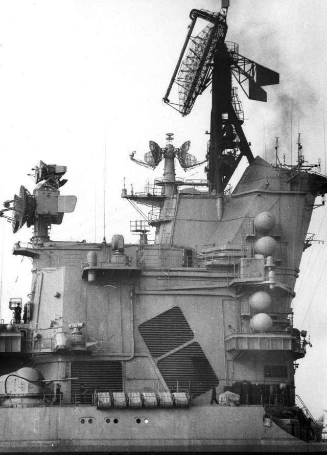 蘇聯(lián)65型巡洋艦，歷史與特點(diǎn)解析，蘇聯(lián)65型巡洋艦，歷史背景與特點(diǎn)深度解析