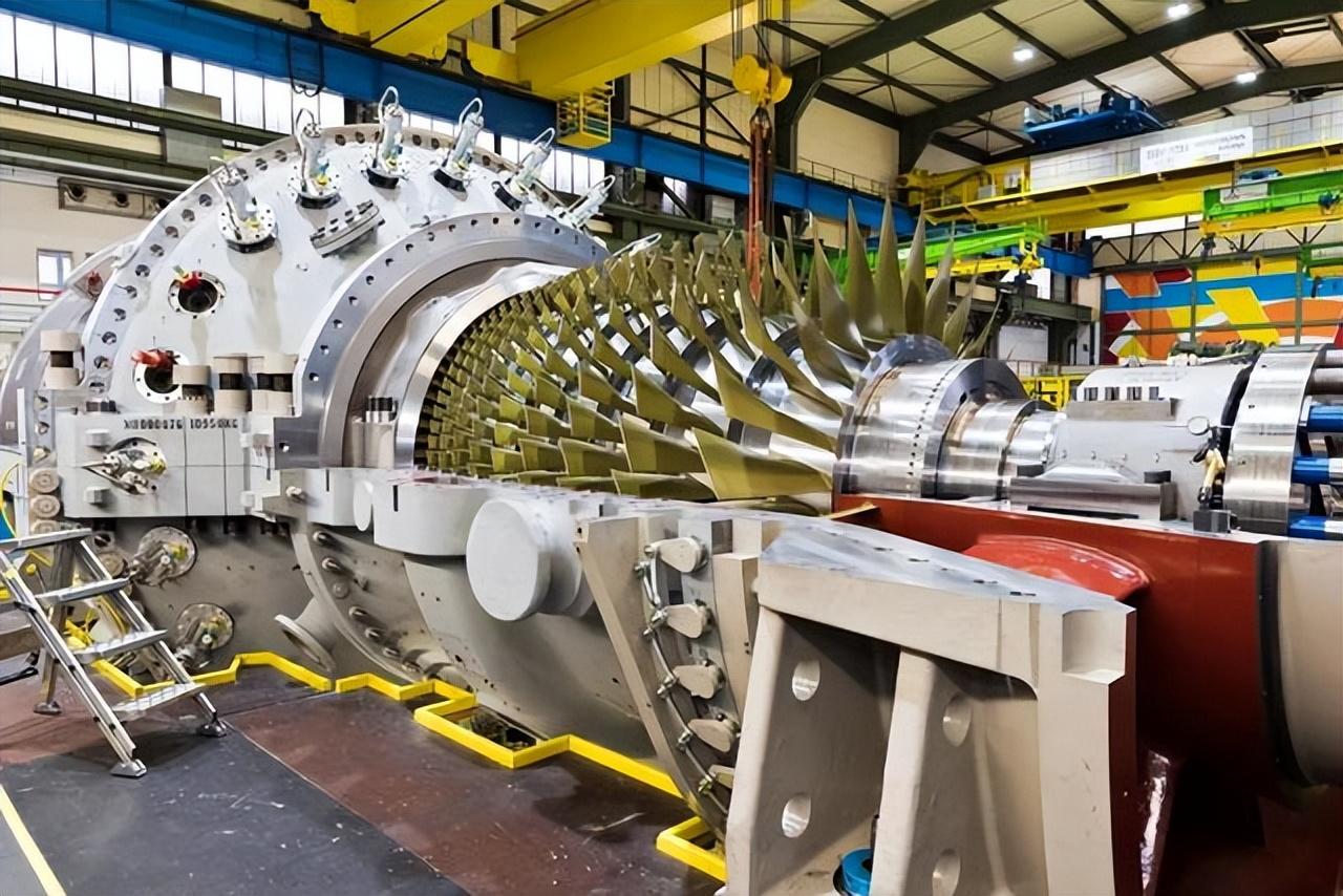 揭秘中國海軍新篇章，004航母即將完工圖片一覽，中國海軍新篇章揭秘，004航母即將完工全景展示