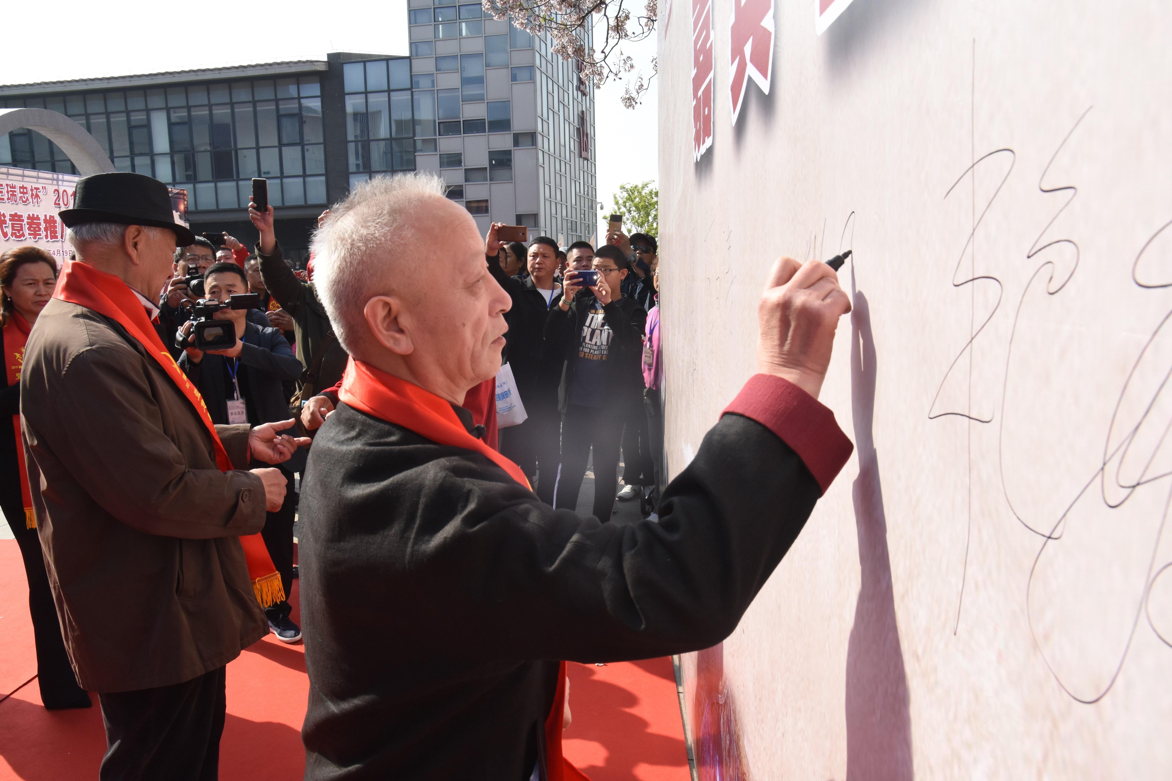 一碼一肖王中王論壇，探索與解析，一碼一肖王中王論壇，深度探索與解析