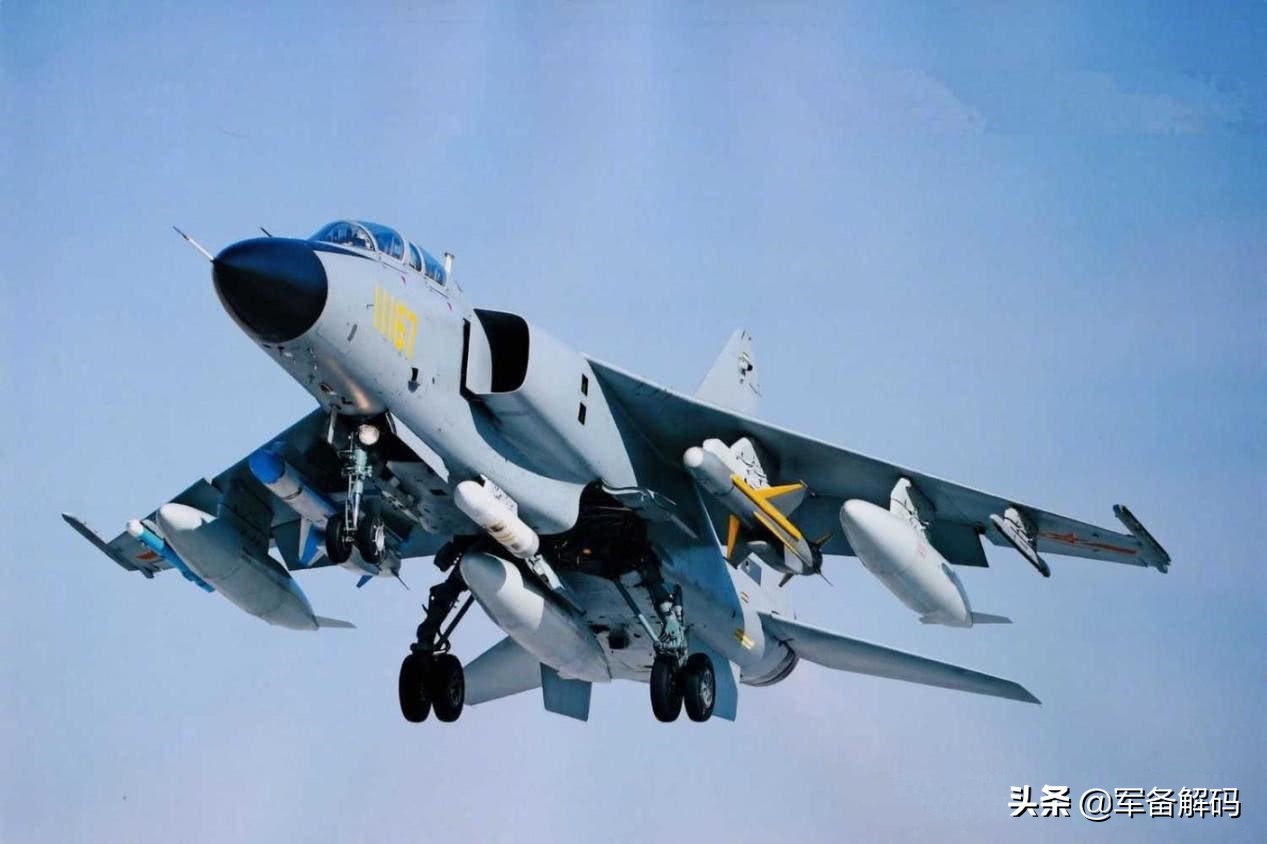 殲轟7為何成為所謂的飛行棺材？深度解析其背后原因，深度解析殲轟7成飛行棺材的背后原因