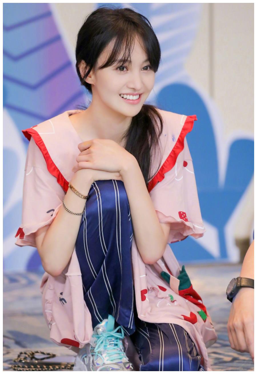 鄭爽現(xiàn)狀揭秘，他的最新動(dòng)態(tài)與所在之地，鄭爽最新動(dòng)態(tài)及現(xiàn)狀揭秘，他的所在之地與最新發(fā)展