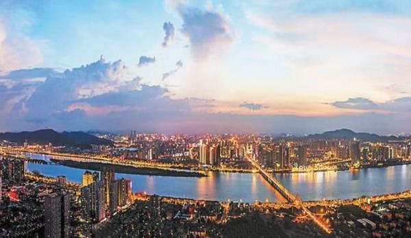 湖南旅游攻略，必去十大景點推薦，湖南旅游攻略，十大必去景點推薦