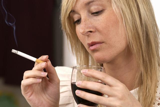 女性雌激素高的表現(xiàn)及其影響，女性雌激素高的癥狀與影響概述