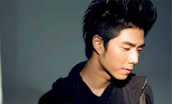 袁成杰為何不火，深度解析其現(xiàn)象背后的原因，袁成杰現(xiàn)象背后的原因深度解析，為何未能走紅？