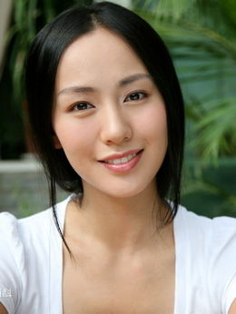 王珞丹個(gè)人資料簡(jiǎn)介及出生年月，王珞丹個(gè)人資料簡(jiǎn)介，生平、出生年月全解析